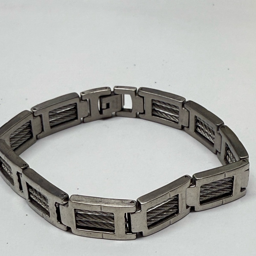 New Mens Stainless steel bracelet. 8 3/4” . Macy’s. - Picture 4 of 4